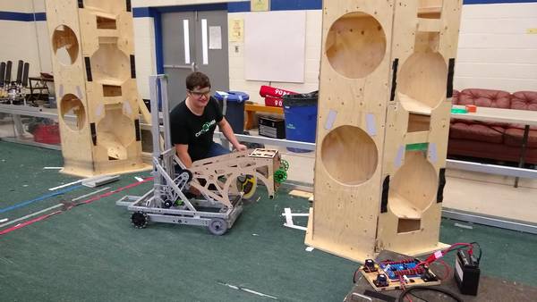 Testing if our offseason robot (Woodie) can score a Hatch Panel on the rocket